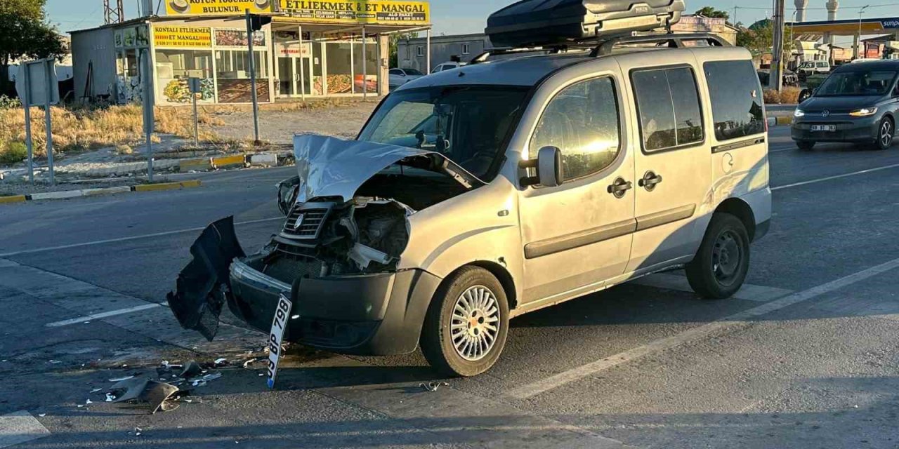 Konya-Aksaray yolunda zincirleme trafik kazası: 5 yaralı