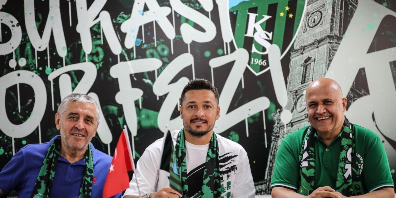 Konyaspor'dan ayrılan Ahmet Oğuz 1.Lig takımı ile sözleşme imzaladı