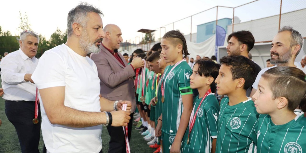 Konyaspor Başkanı Ömer Korkmaz, geleceğin yıldızlarını izledi