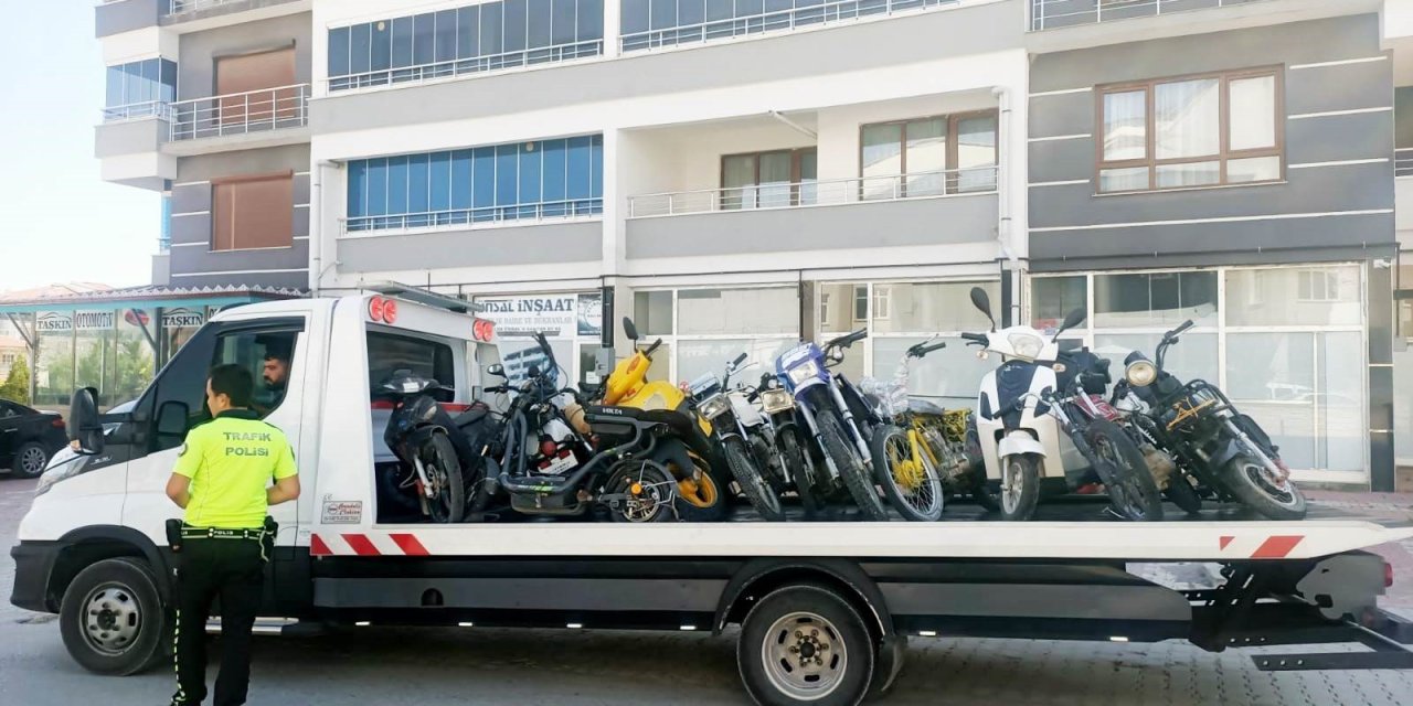 Kulu’da plakasız ve belgesiz motosikletler toplanıyor