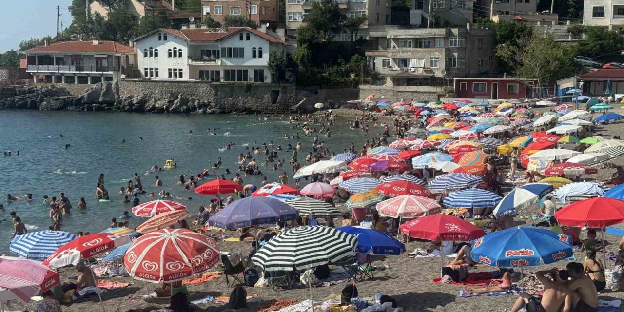 Halk plajına yoğun ilgi