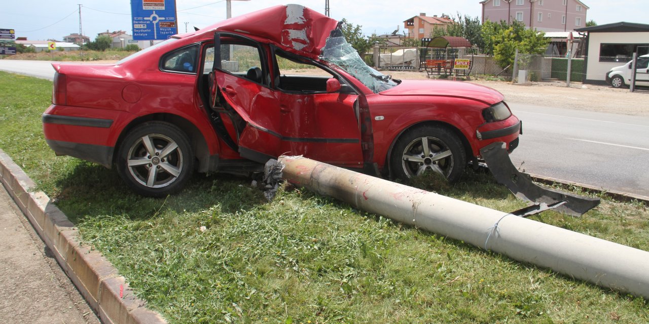 Konya'da Otomobil Kontrolden Çıktı: 2 Yaralı!