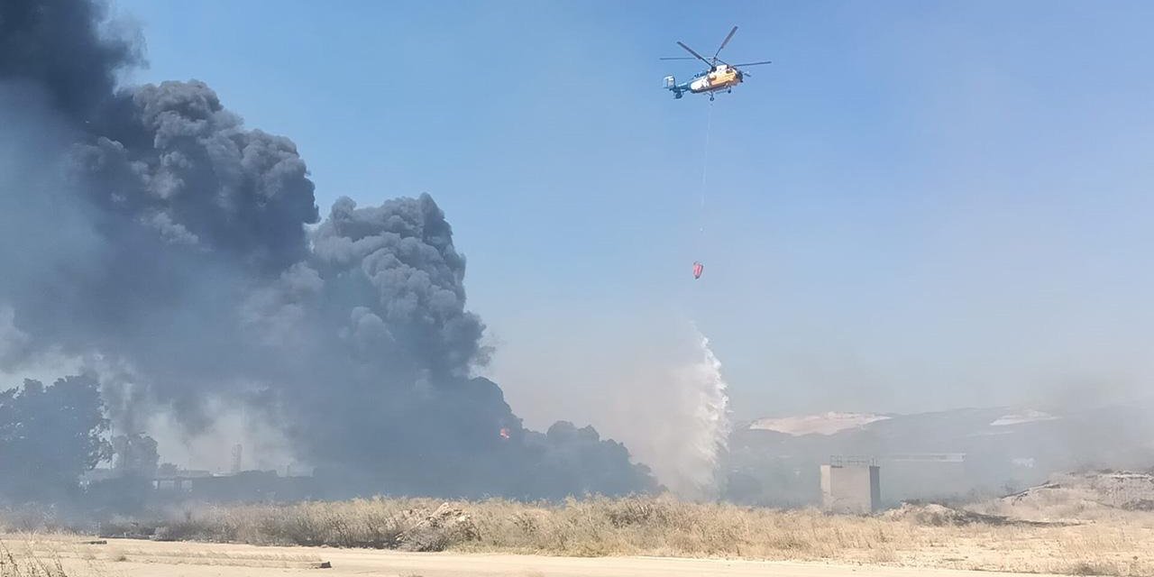 Mersin'de eski kağıt fabrikası alanında yangın