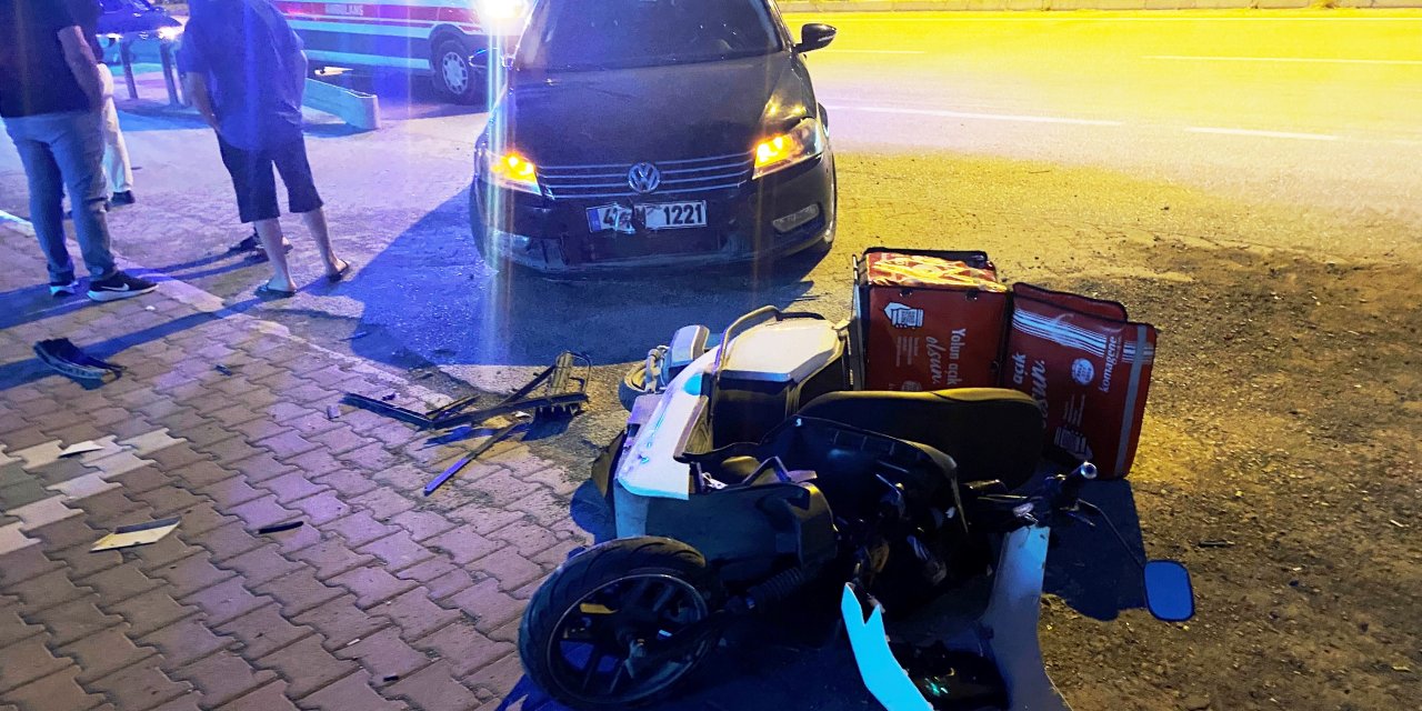 Konya'da kurye otomobille çarpıştı: 1 yaralı!