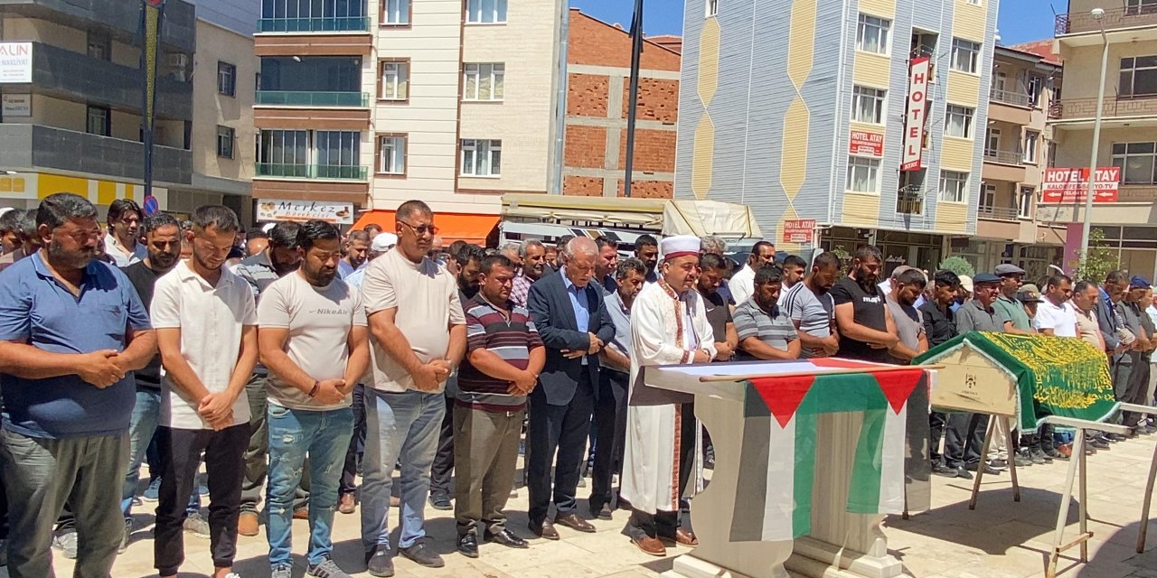 Konya'da İsmail Heniye için gıyabi cenaze namazı