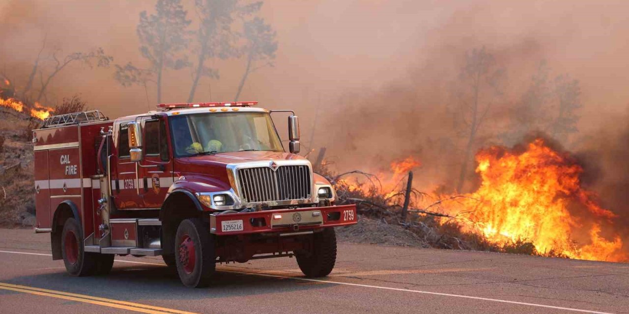 California tarihinin en büyük 4. orman yangını: 400 bin dönümden fazla alan kül oldu