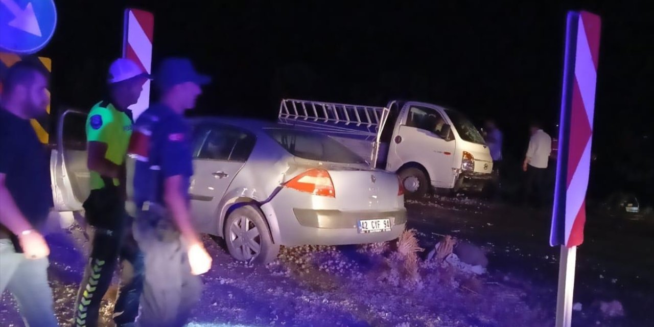 Konya'da Feci Kaza! 1 Ölü 7 Yaralı!