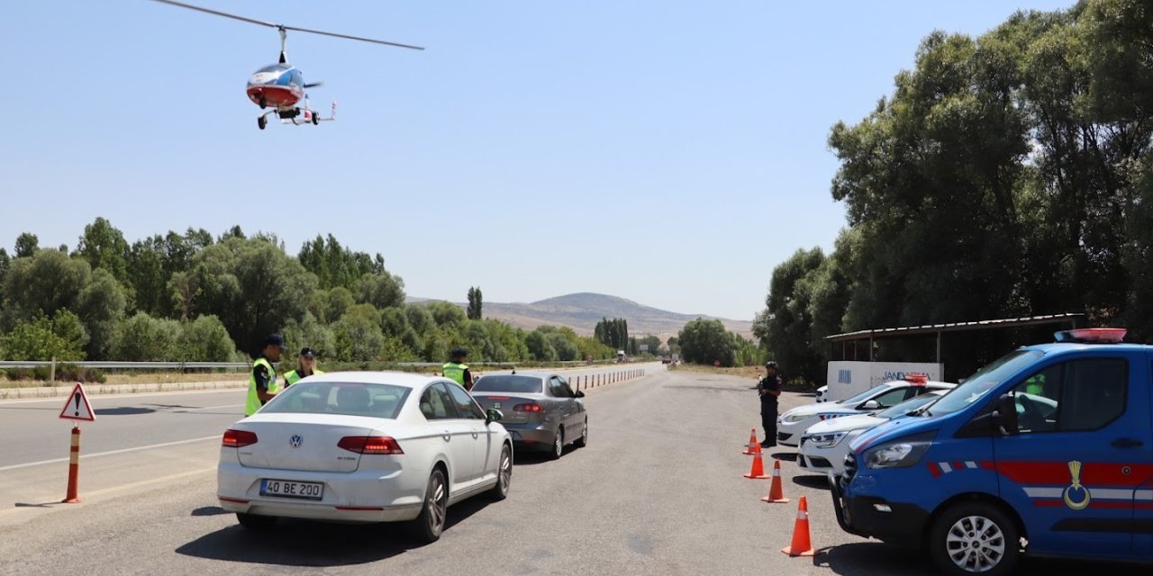 Jandarma havadan ve karadan denetim yaptı