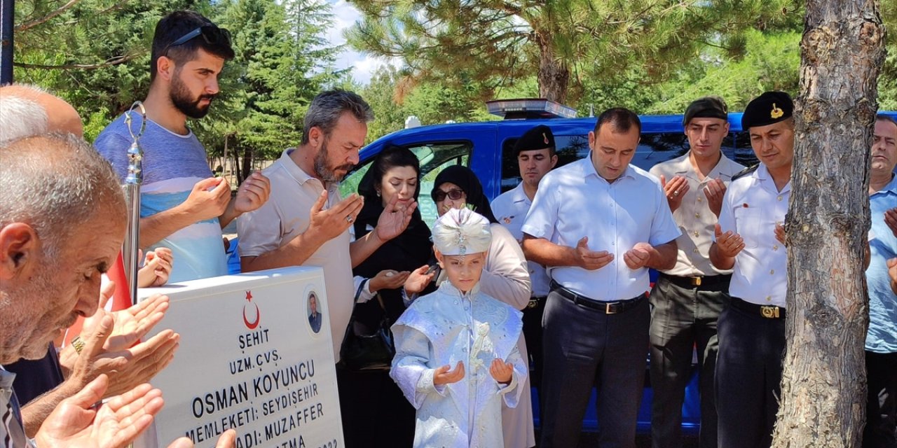 Konya'da jandarma aracı şehit oğlunun sünnet töreni için hazırlandı