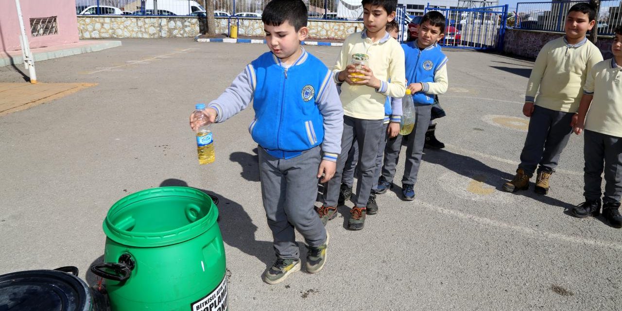 Milli Eğitim Bakanlığı'ndan çevreci okullara 'yeşil bayrak'