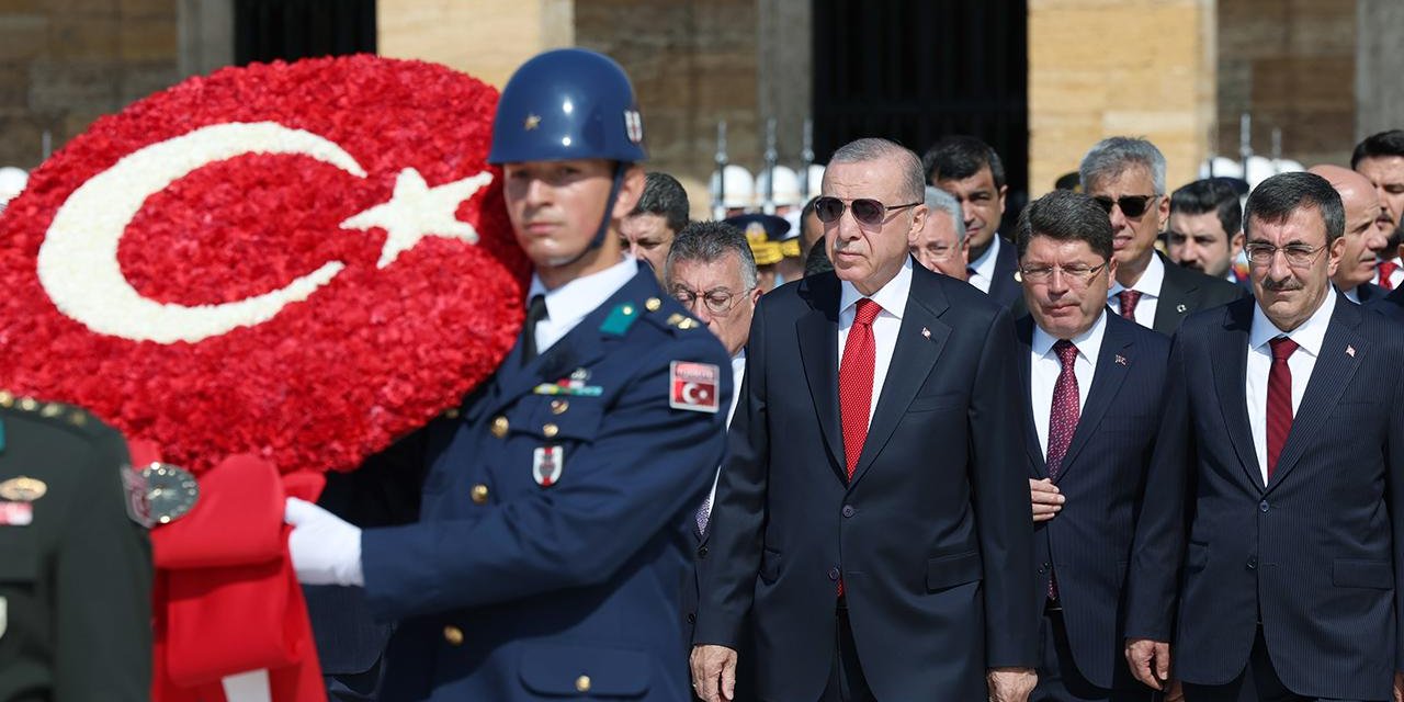 Cumhurbaşkanı Erdoğan, Anıtkabir'i ziyaret etti!