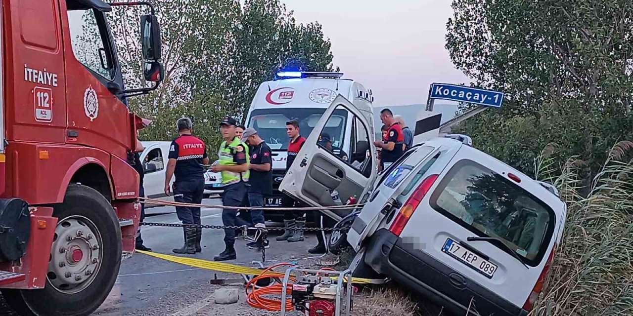 Otomobil bariyerlere ok gibi saplandı: 1 ölü, 1 yaralı