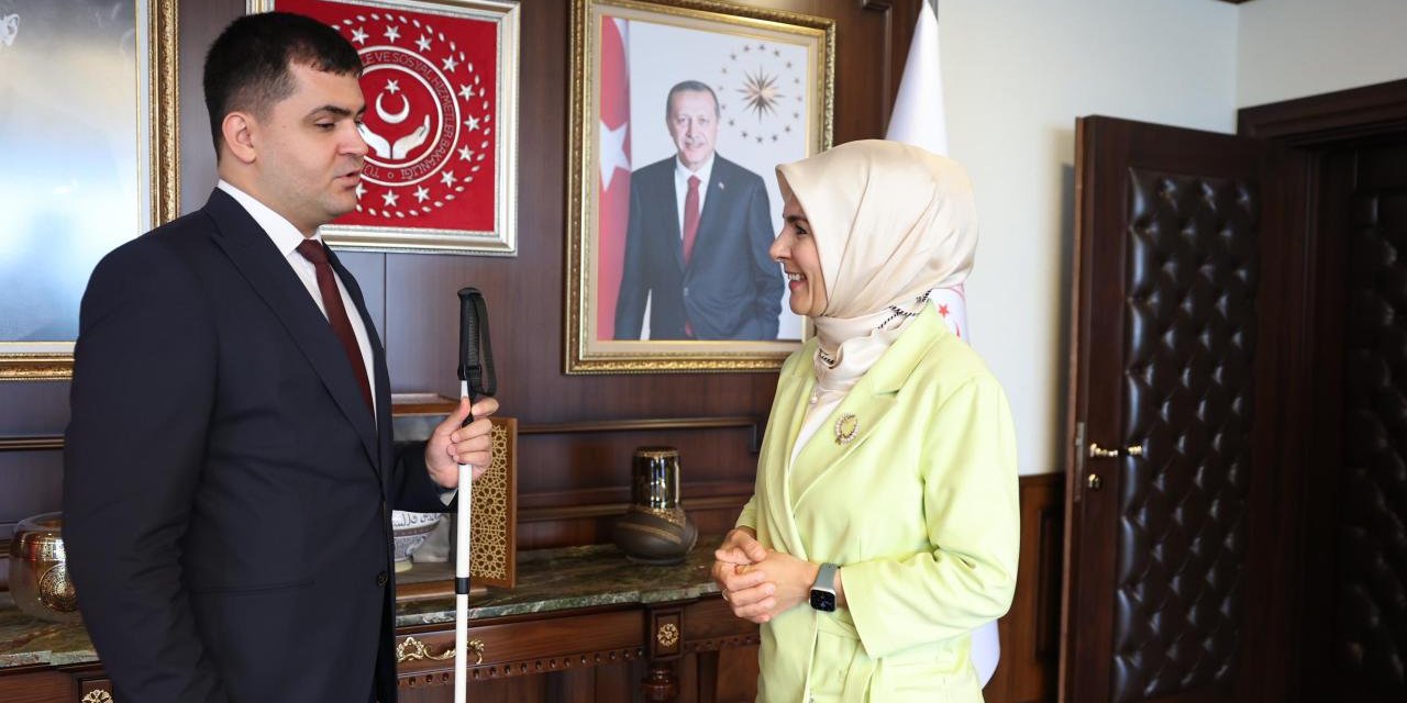 Türkiye'nin ilk görme engelli hakimi görevine başladı