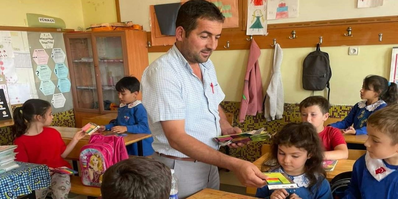 Bozkır'da öğrencilerin kırtasiye masrafları karşılandı