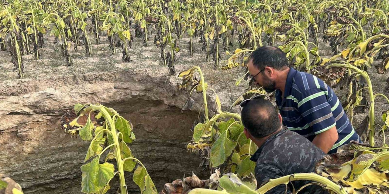 Eskişehir’de dev obruk oluştu