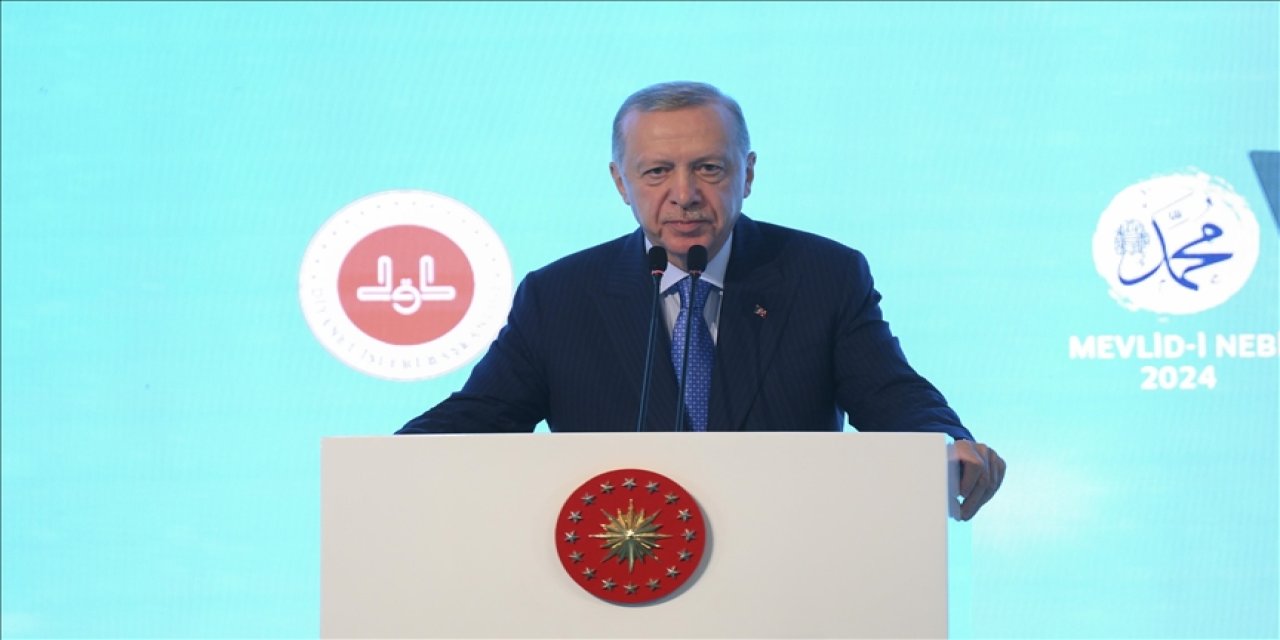 Cumhurbaşkanı Erdoğan: İzinden gittiğimiz, tek insan Resulullah Efendimizdir