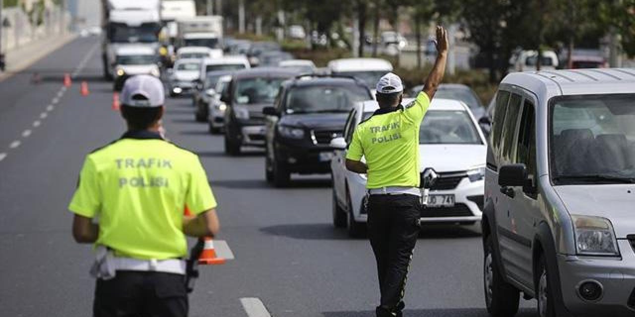 Trafik denetimlerinde 466 bin 170 araç ve sürücüye işlem uygulandı