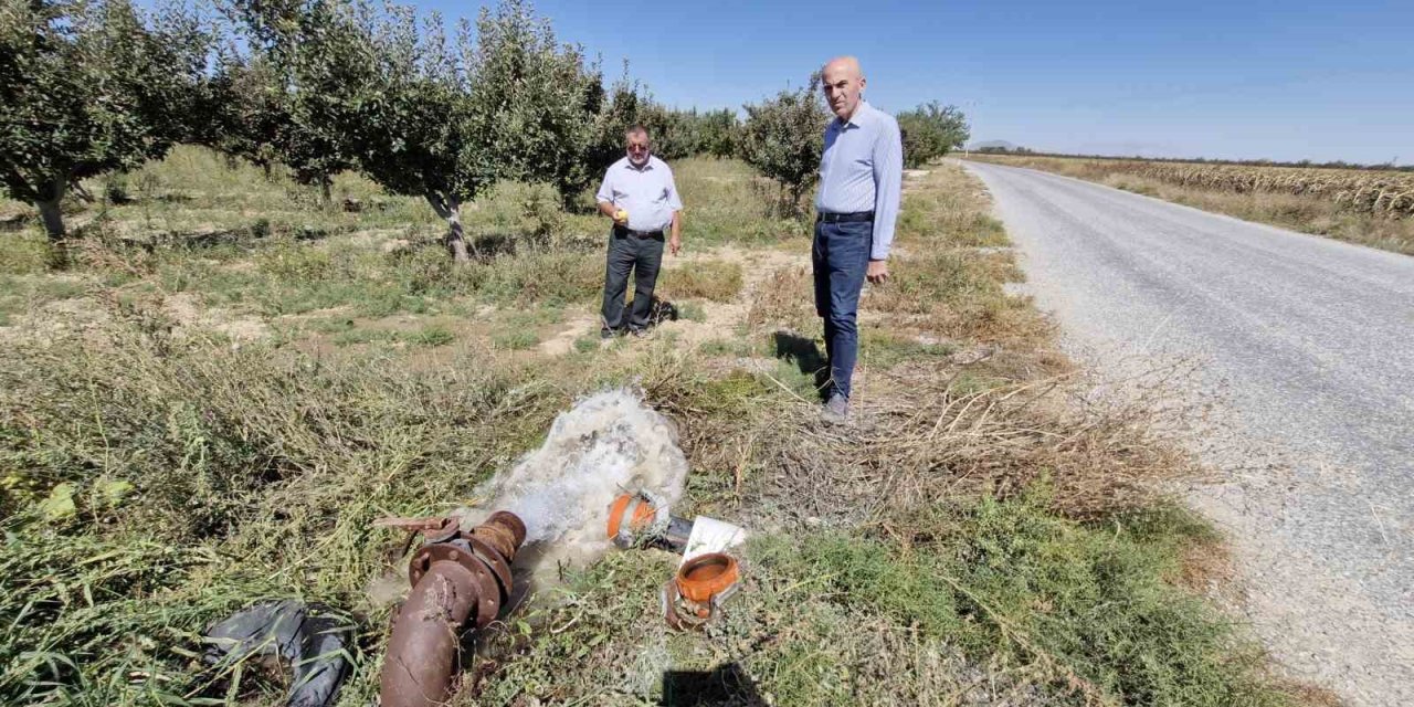 Kuyulardan tuzlu su çıkması çiftçileri tedirgin etti