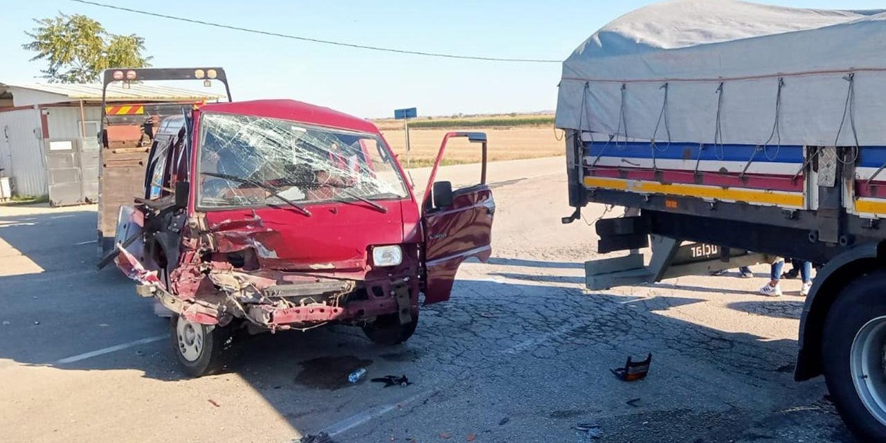 Tekirdağ'da tır ile panelvan çarpıştı: 12 yaralı