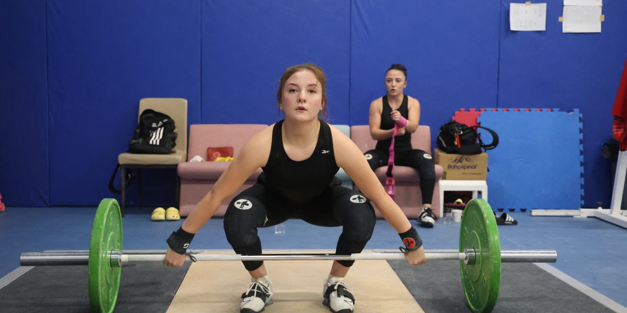 Cansu ve Aysu kardeşler Konya'yı gururlandırıyor!