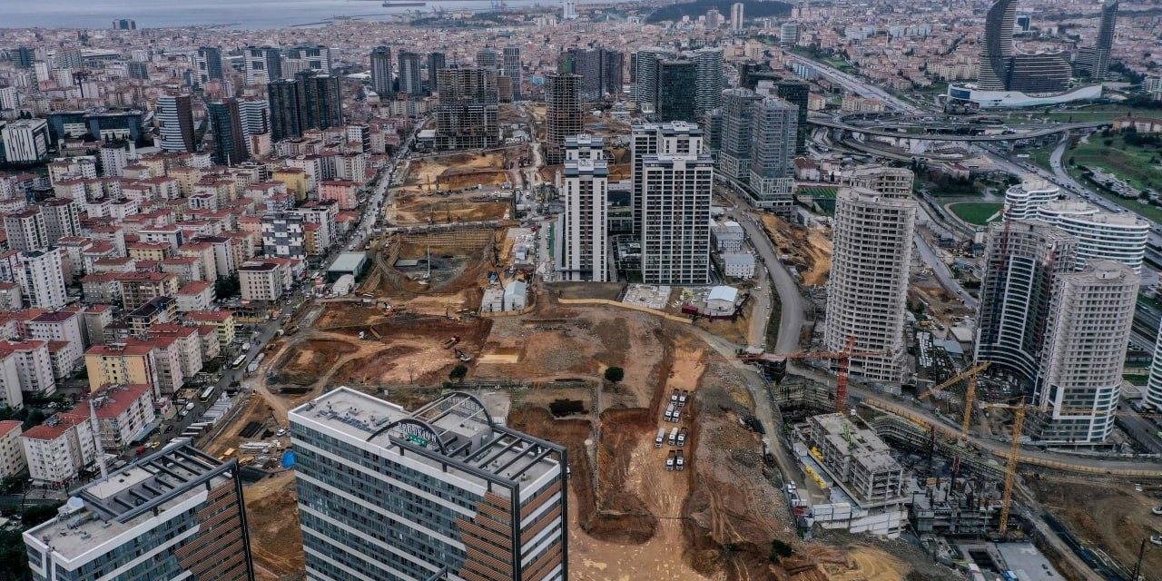 Bakan Kurum: İstanbul'un 39 ilçesinde 180 bin konutumuz yenileniyor