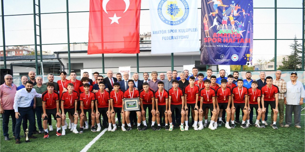 Konya Futbolu'nun “En”leri Ödül Töreni Gerçekleştildi