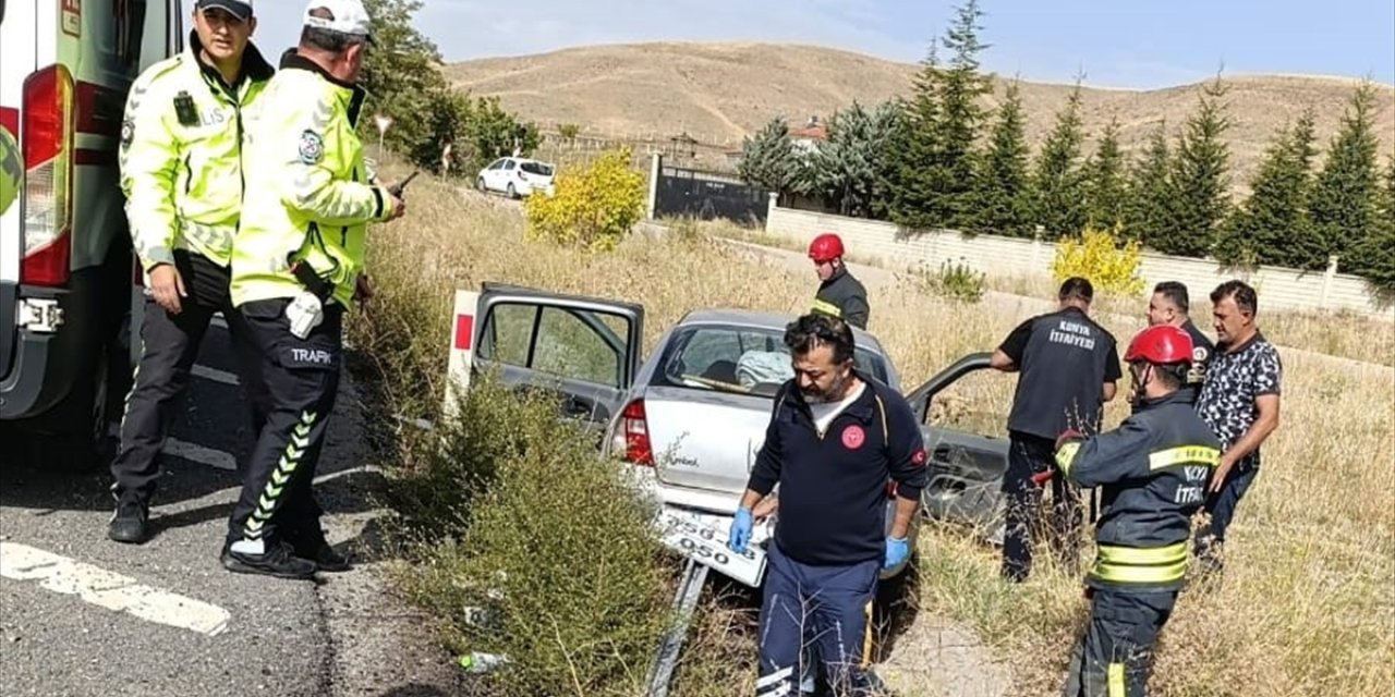 Konya'da otomobil devrildi, 2 kişi yaralandı