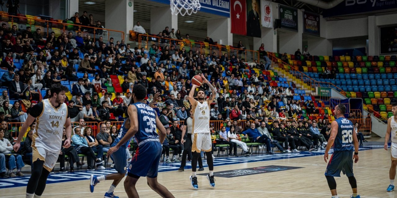 Konya Büyükşehir evinde Final’i geçemedi