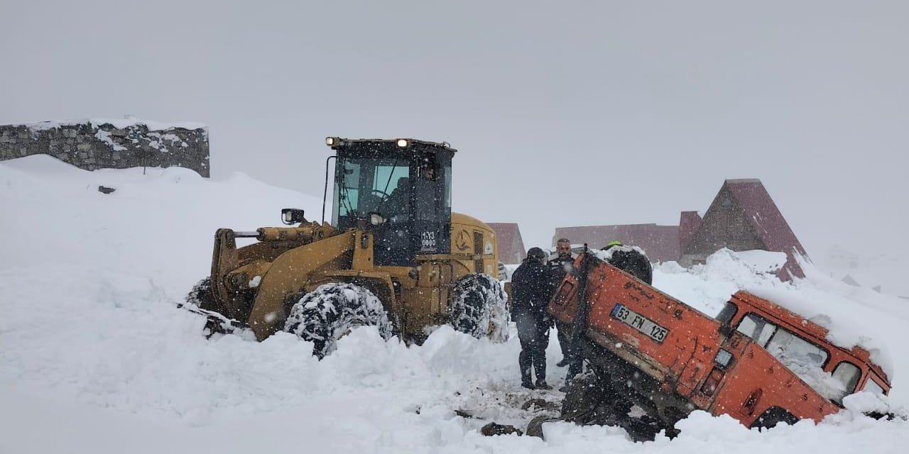 Rize'de kar etkili oldu: 6 kişi mahsur kaldı