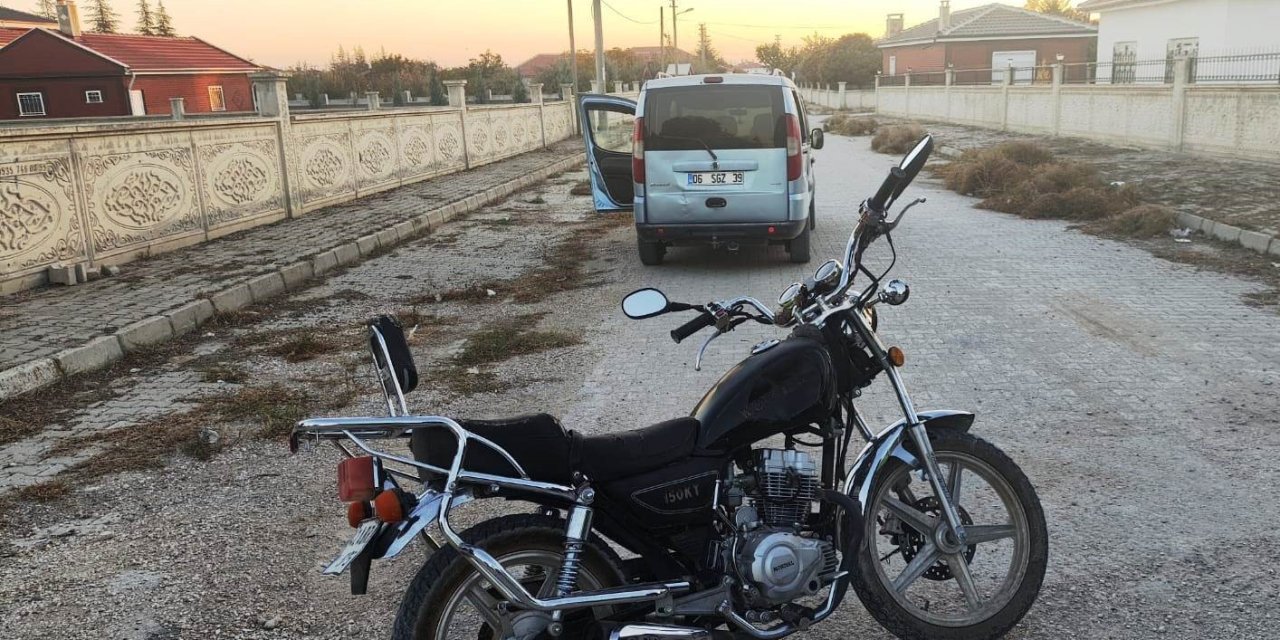 Konya'da hafif ticari araçla motosiklet çarpıştı: 1 yaralı