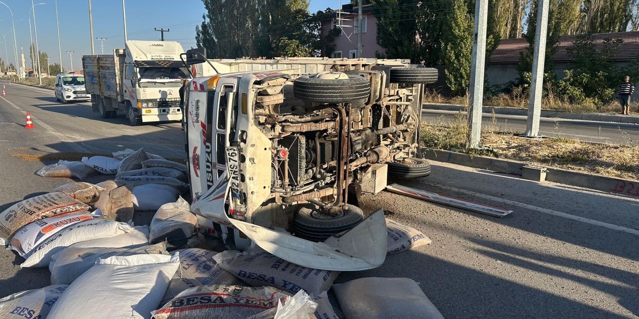 Konya’da kamyonetle hafif ticari araç çarpıştı: 3 yaralı