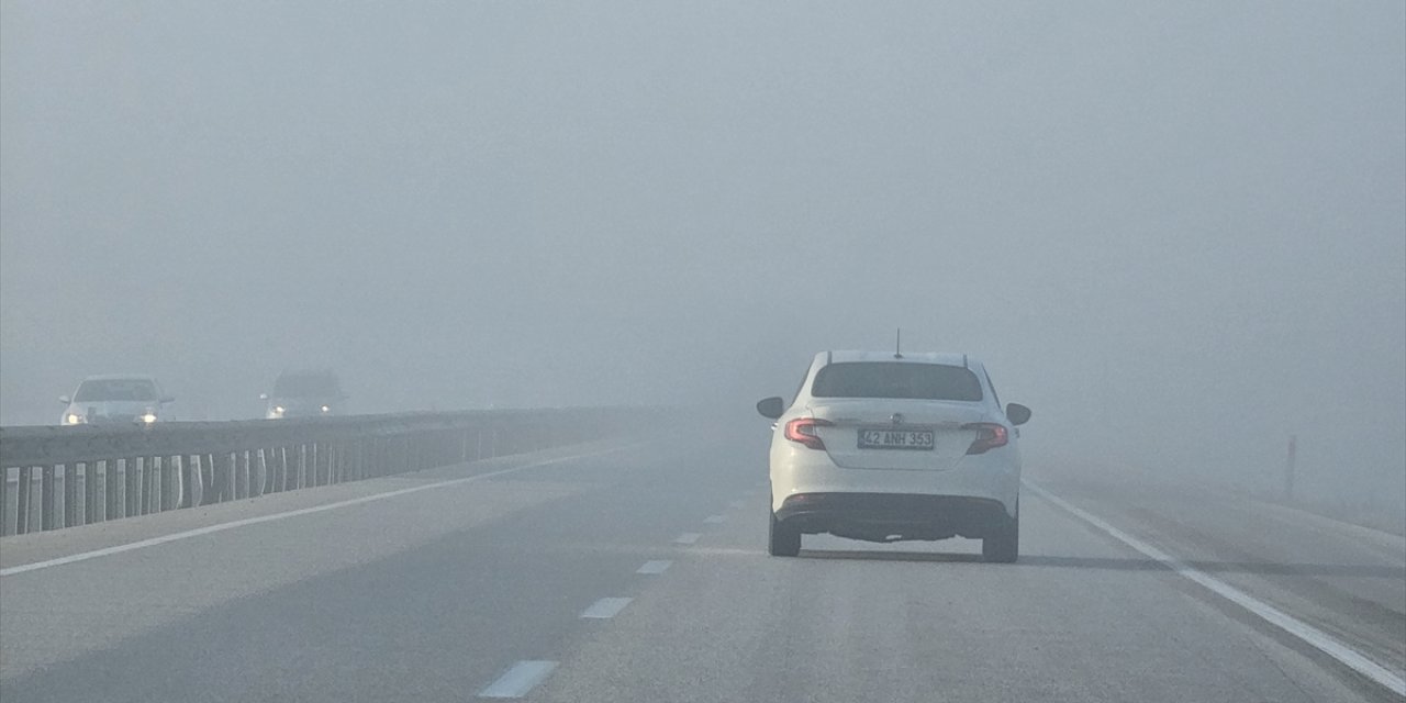 Konya'da sis etkili oldu