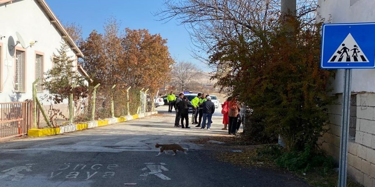 Konya'da otomobilin çarptığı öğrenci yaralandı