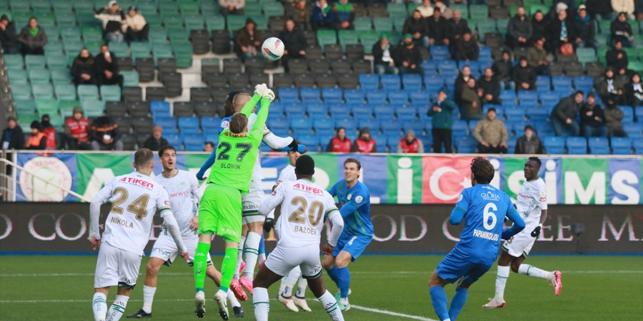 Konyaspor'u Rize'den Slowik çıkarttı! 1-1