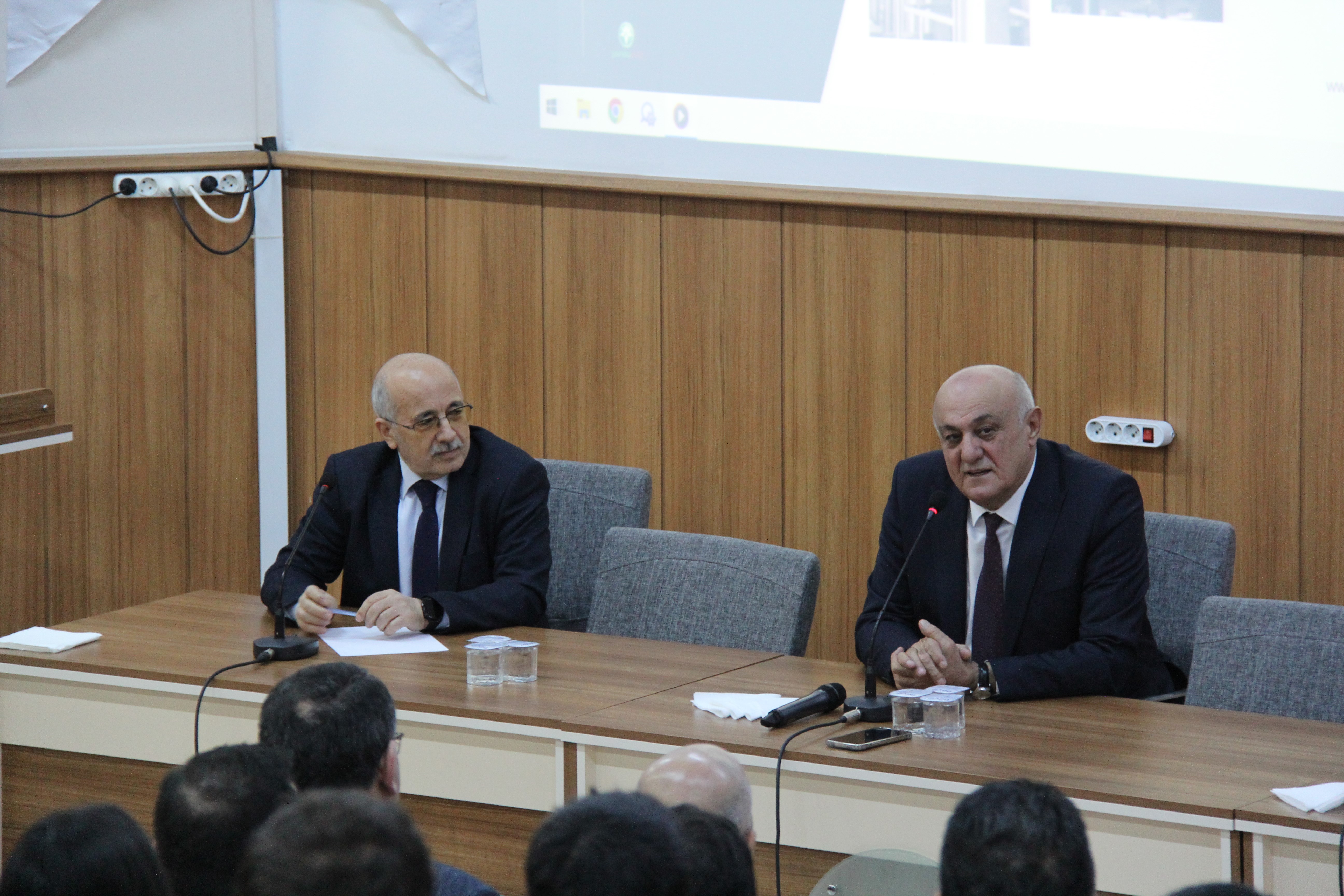Başkan Erkoyuncu, SÜ Ziraat Fakültesi öğrencileriyle biraraya geldi