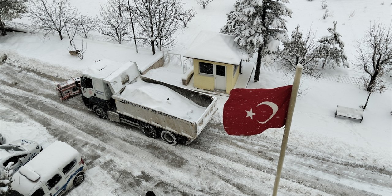 Konya'nın ilçelerinde kar temizleme mesaisi