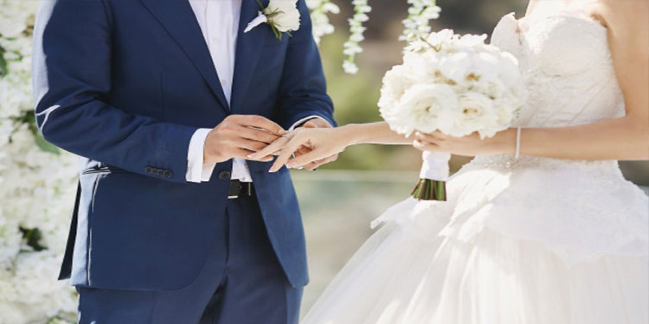 Yeni evli çifti soyan hırsız düğün gününü beklemiş!