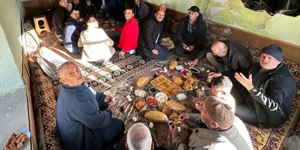 Beyşehir'de köy odası geleneği yaşatılıyor