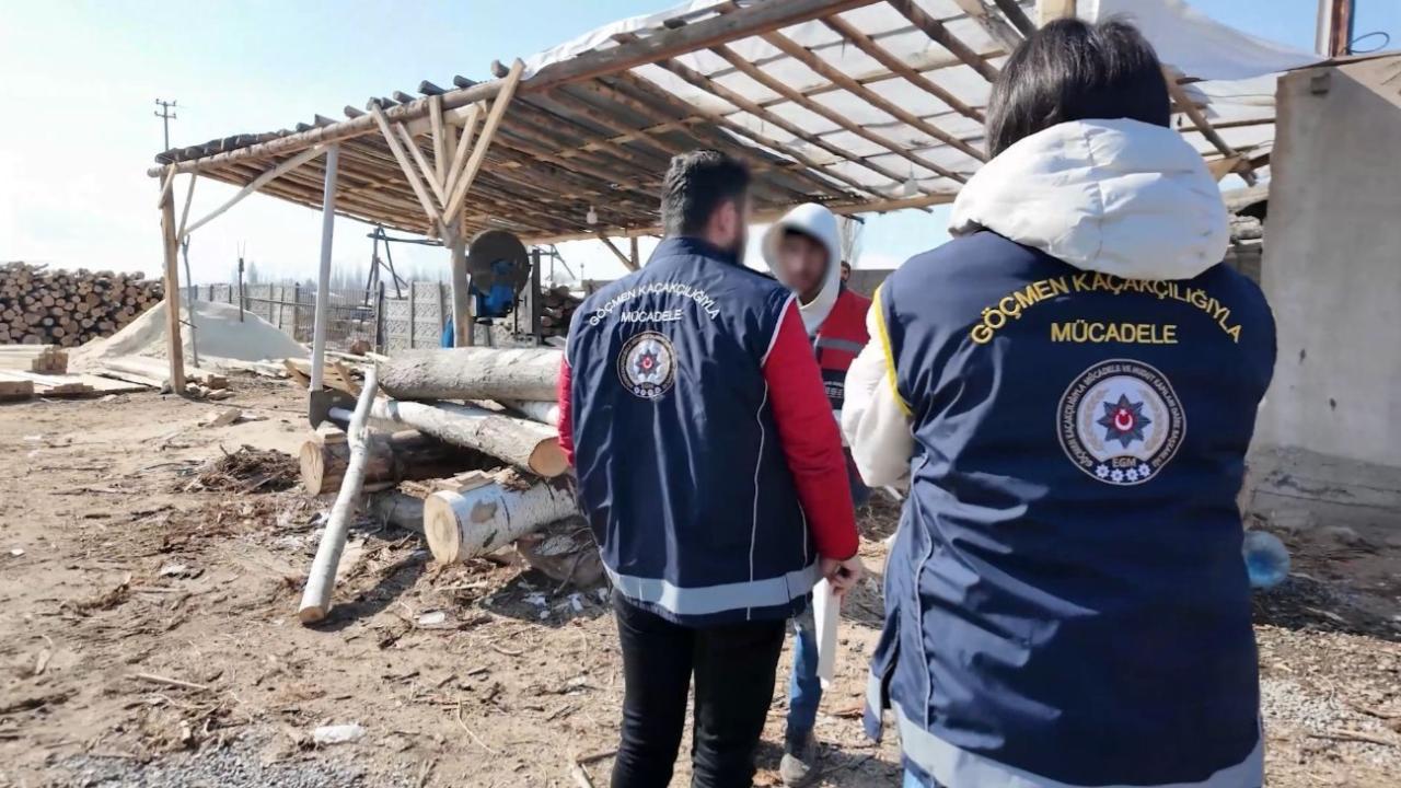 Kaçak yollarla yurda girmeye çalışanlar yakalandı