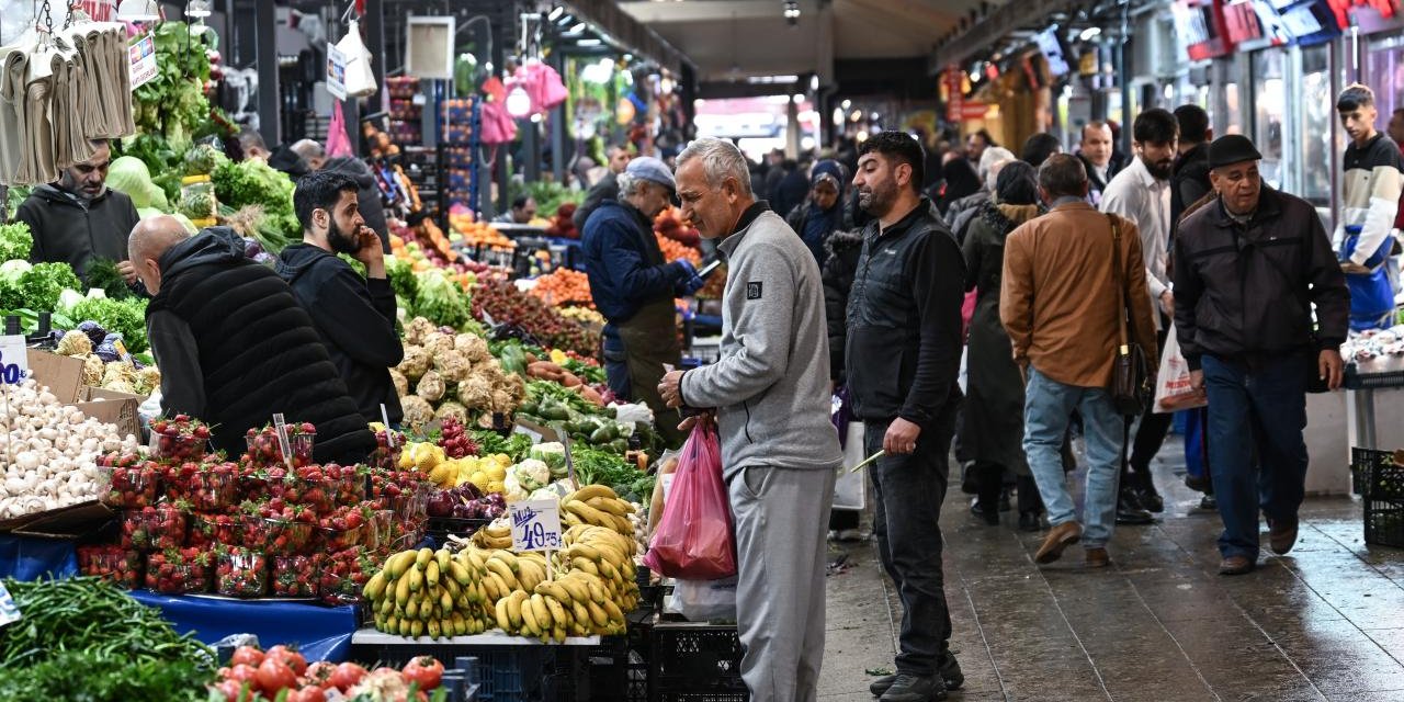 Boykot çağrısına rağmen pazar ve marketlerde hareketlilik sürüyor