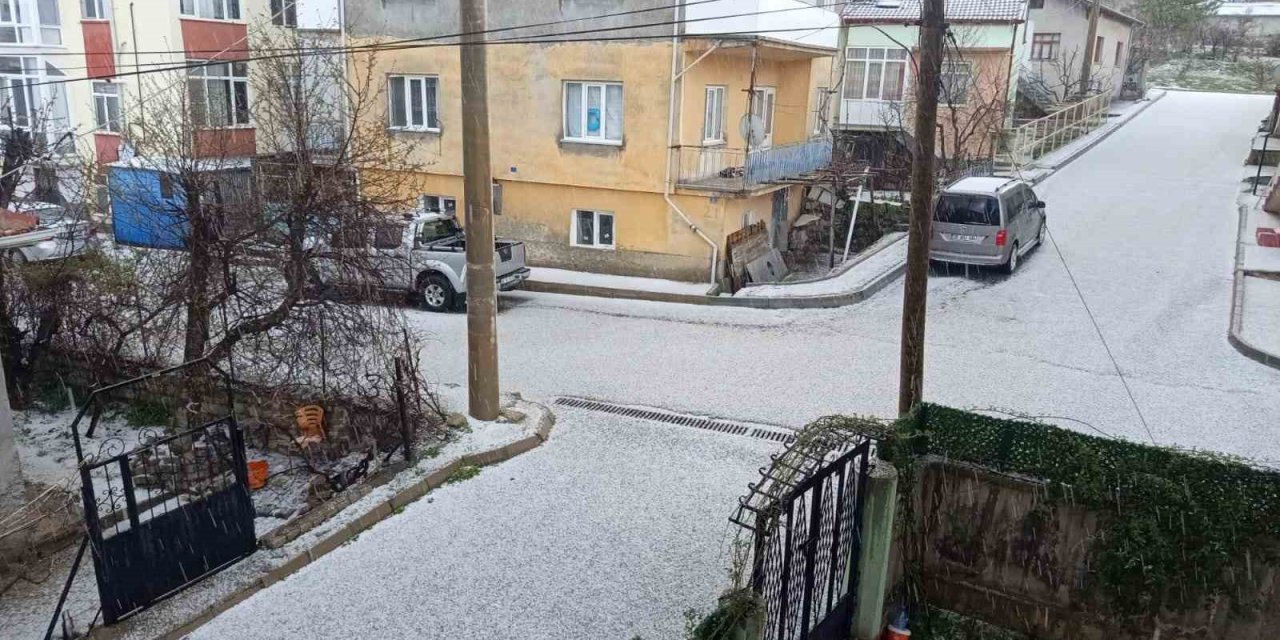 Konya’da dolu yağışı tarım arazilerine zarar verdi