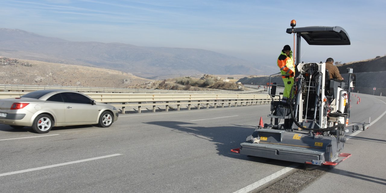 Trafik kazalarına karşı 725 kilometre yeni 'sarsma bandı'