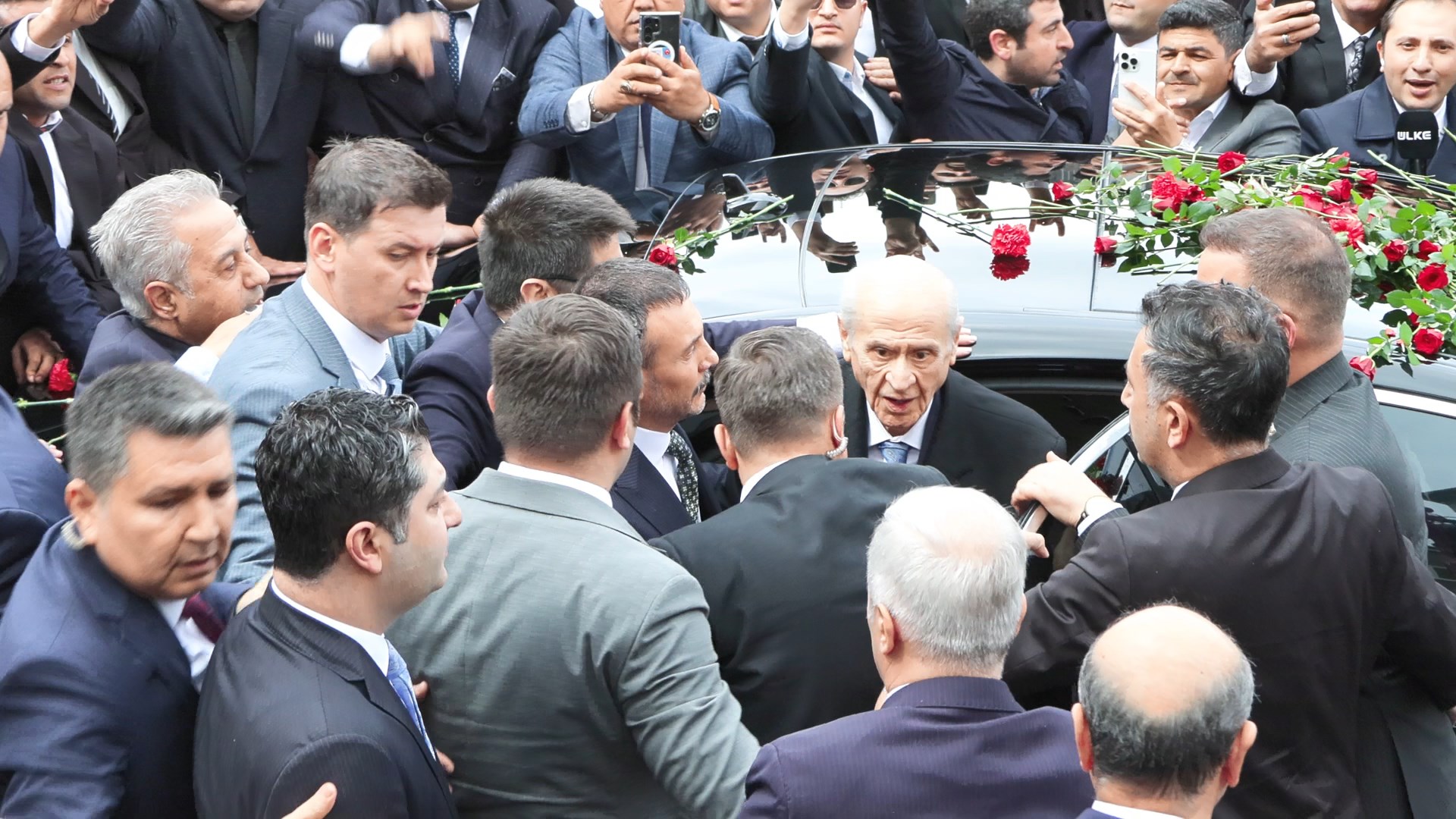MHP Genel Başkanı Devlet Bahçeli, Türkeş’in mezarını ziyaret etti