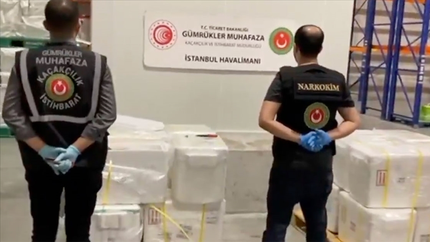 Zehir tacirlerine baskın: 455,2 kilogram uyuşturucu ele geçirildi!