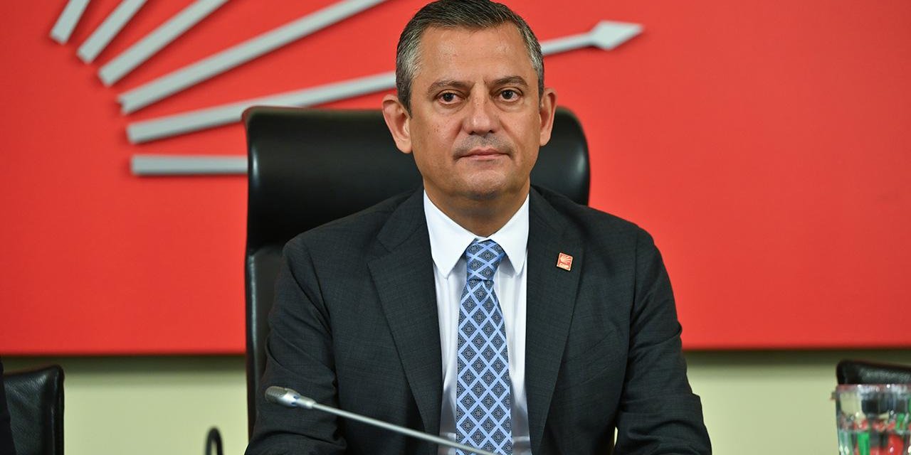 Özgür Özel yeniden CHP Genel Başkanı seçildi