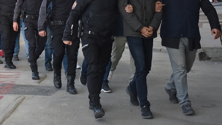 Suç örgütüne yönelik operasyonda 12 şüpheli yakalandı