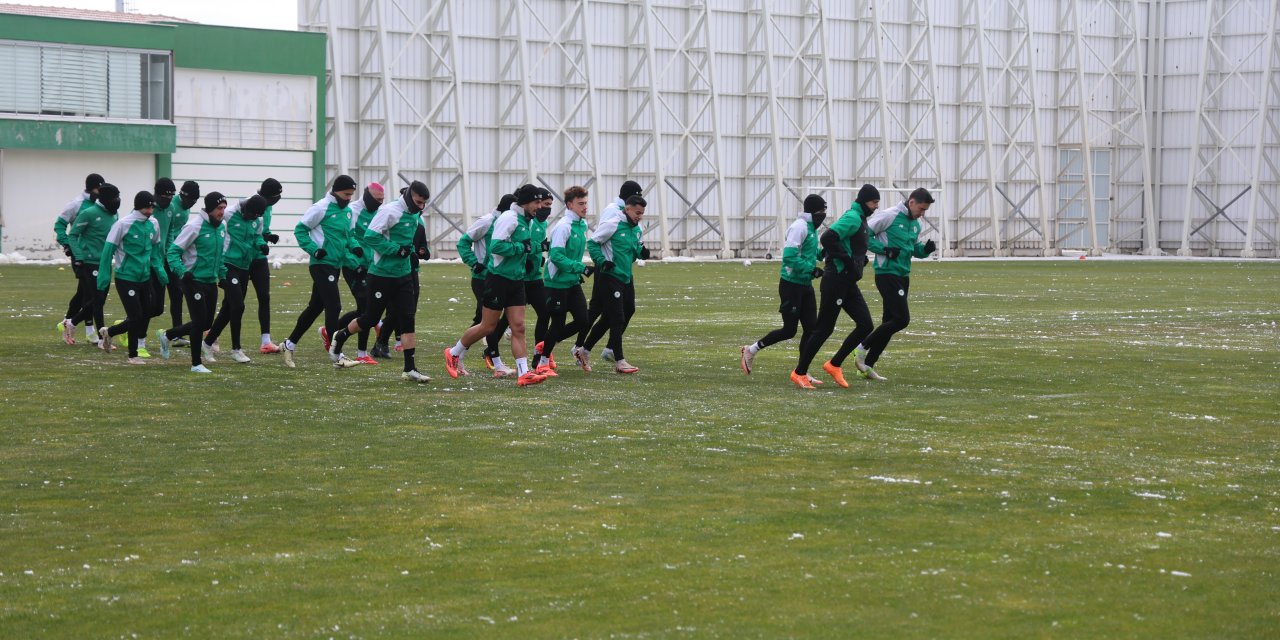 Konyaspor'da 50 gün aradan sonra basına açık antrenman yapılacak