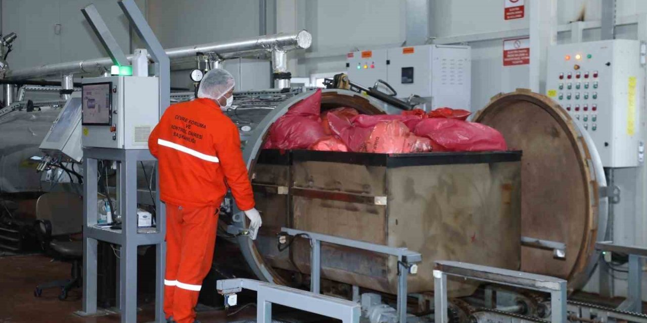 Günlük 10 ton atık bu tesiste bertaraf ediliyor