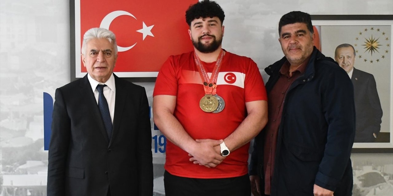 Türkiye şampiyonu milli sporcu ödüllendirildi