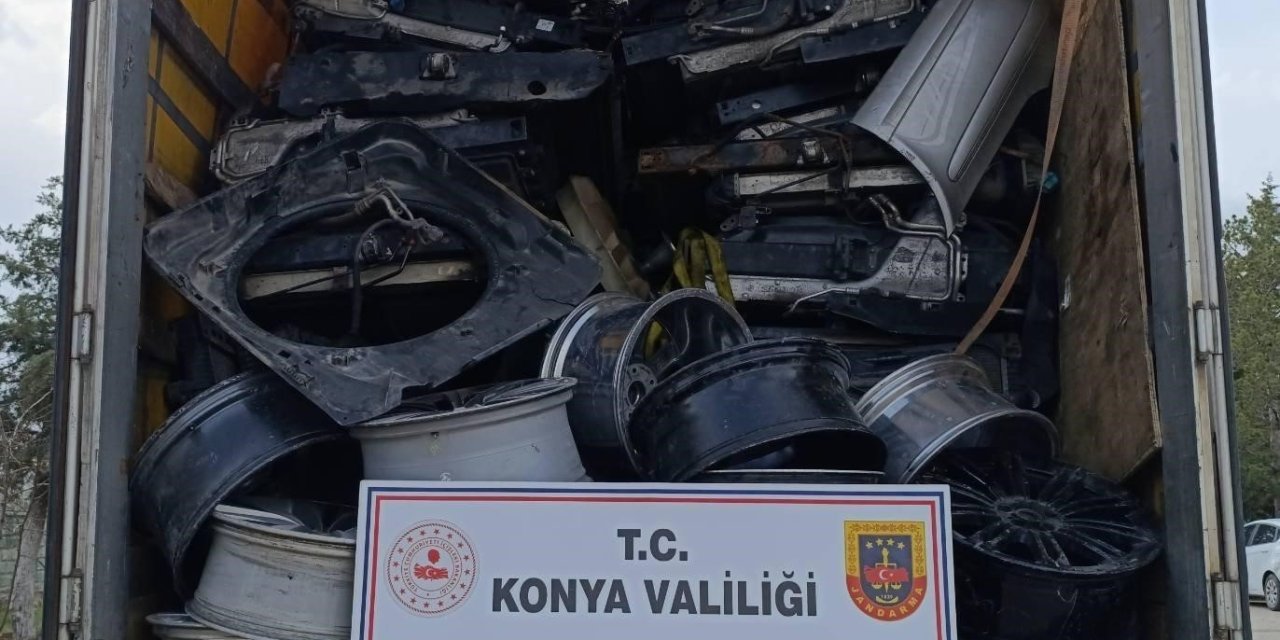 Konya'da 15 milyon değerinde gümrük kaçağı malzeme yakalandı
